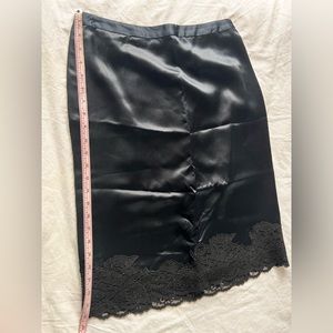 Black skirt with lace